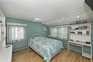 203 Saddle Ln, Levittown, NY 11756 - Photo 23
