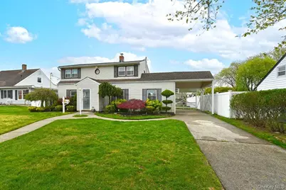 203 Saddle Lane, Levittown, NY 11756 - Photo 3