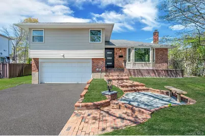 5 Warren Place, Plainview, NY 11803 - Photo 1