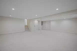 5 Warren Pl, Plainview, NY 11803 - Photo 25