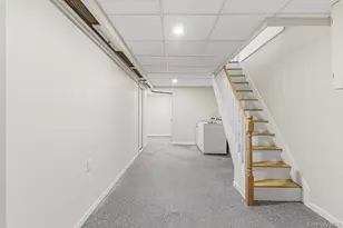 69-25 165th St, Fresh Meadows, NY 11365 - Photo 17