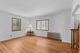 106 Aster Dr, New Hyde Park, NY 11040 - Photo 7