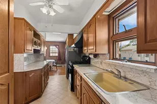 106 Aster Dr, New Hyde Park, NY 11040 - Photo 17