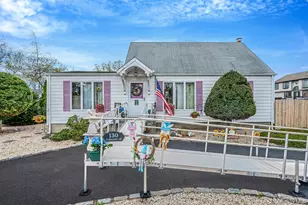 130 Lafayette Rd, West Babylon, NY 11704 - Photo 3
