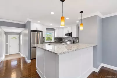 2206 Union Boulevard, Bay Shore, NY 11706 - Photo 5