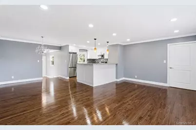 2206 Union Boulevard, Bay Shore, NY 11706 - Photo 3