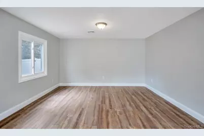17 Blackpine Drive, Medford, NY 11763 - Photo 9