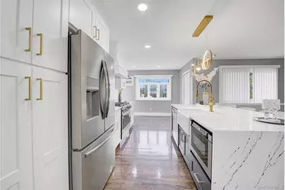 9 Sea Wall Lane, Bayville, NY 11709 - Photo 5