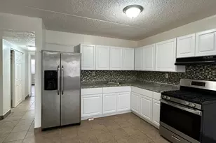 56-11 Clover Pl, Ridgewood, NY 11385 - Photo 13