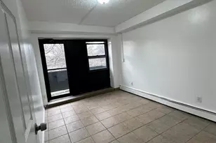 56-11 Clover Pl, Ridgewood, NY 11385 - Photo 5