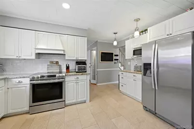 6 Butler Place, Northport, NY 11768 - Photo 13