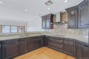 739 Hewitt Ln, New Windsor, NY 12553 - Photo 9
