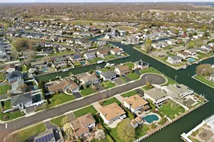 11 Dolphin Ln, West Islip, NY 11795 - Photo 47