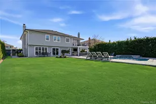11 Dolphin Ln, West Islip, NY 11795 - Photo 31