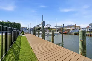 11 Dolphin Ln, West Islip, NY 11795 - Photo 37