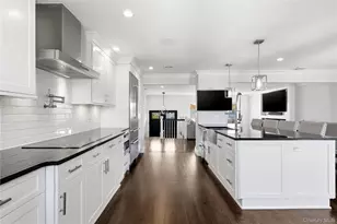 11 Dolphin Ln, West Islip, NY 11795 - Photo 9
