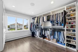 11 Dolphin Ln, West Islip, NY 11795 - Photo 15