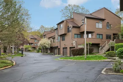 28 Tulip Court 28  in Bldg #3, Nanuet, NY 10954 - Photo 3