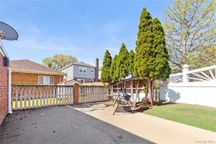 25-35 Bayside Ln, Flushing, NY 11358 - Photo 21