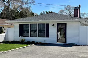 228 Patchogue Ave, Mastic, NY 11950 - Photo 15