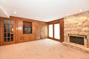 10 Orange Dr, Jericho, NY 11753 - Photo 15