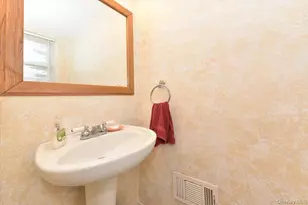 10 Orange Dr, Jericho, NY 11753 - Photo 21
