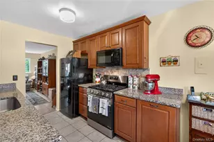 54 Whitman Ct, Middletown, NY 10941 - Photo 11