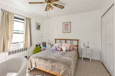 21974 75th Avenue #224B2, Oakland Gardens, NY 11364 - Photo 11