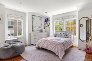 152 Plymouth Ct, Manhasset, NY 11030 - Photo 23