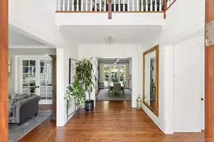 152 Plymouth Ct, Manhasset, NY 11030 - Photo 13