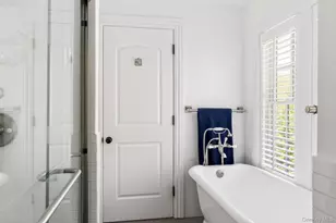 152 Plymouth Ct, Manhasset, NY 11030 - Photo 21