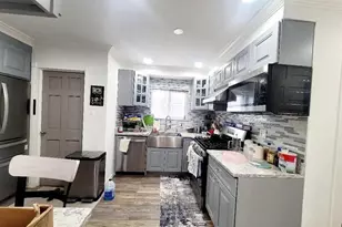 171-28 103rd Rd, Jamaica, NY 11433 - Photo 3