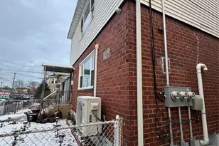 171-28 103rd Rd, Jamaica, NY 11433 - Photo 13