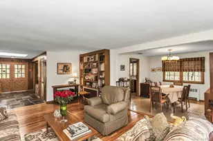16 Buckingham Dr, Dix Hills, NY 11746 - Photo 7