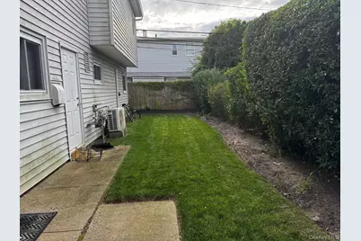 113 Maple Boulevard #Upper, Long Beach, NY 11561 - Photo 11