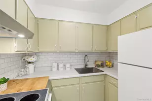 1000 9th St, Greenport, NY 11944 - Photo 11