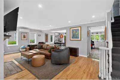 13 Wansor Avenue, Bayville, NY 11709 - Photo 9