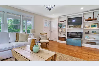 7 Halsey Avenue, East Quogue, NY 11942 - Photo 7