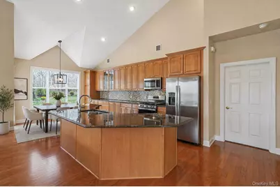 11 Ovation Place, Eastport, NY 11941 - Photo 5