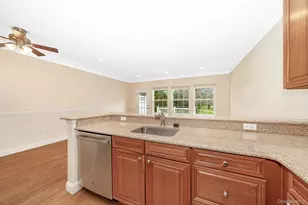 21 Virginia Pine Ln, Bay Shore, NY 11706 - Photo 7
