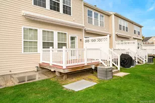 21 Virginia Pine Ln, Bay Shore, NY 11706 - Photo 27