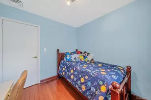 260-16 80th Ave, Glen Oaks, NY 11004 - Photo 17