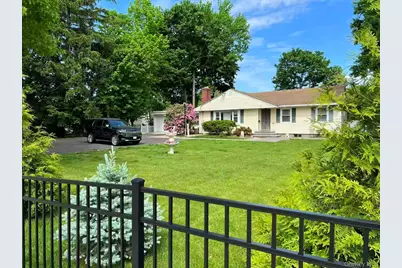 243 Jackson Ave, Syosset, NY 11791 - Photo 1