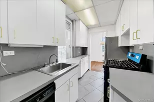 2600 Henry Hudson Pkwy, Bronx, NY 10463 - Photo 17