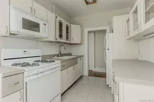 3 Jarvis Ct, Huntington, NY 11743 - Photo 11