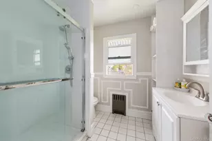 1679 Oak St, Baldwin, NY 11510 - Photo 11