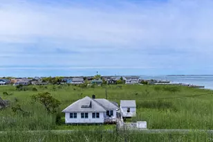 106 W Walk, Bay Shore, NY 11706 - Photo 3