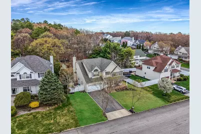 52 Shady View Crossing, Manorville, NY 11949 - Photo 3