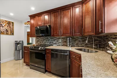 2915 Tulip Avenue, Baldwin, NY 11510 - Photo 9