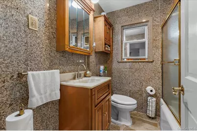 2915 Tulip Avenue, Baldwin, NY 11510 - Photo 7